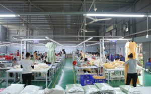 tầm quan trọng của việc xưởng may áo khoác đồng phục chất lượng